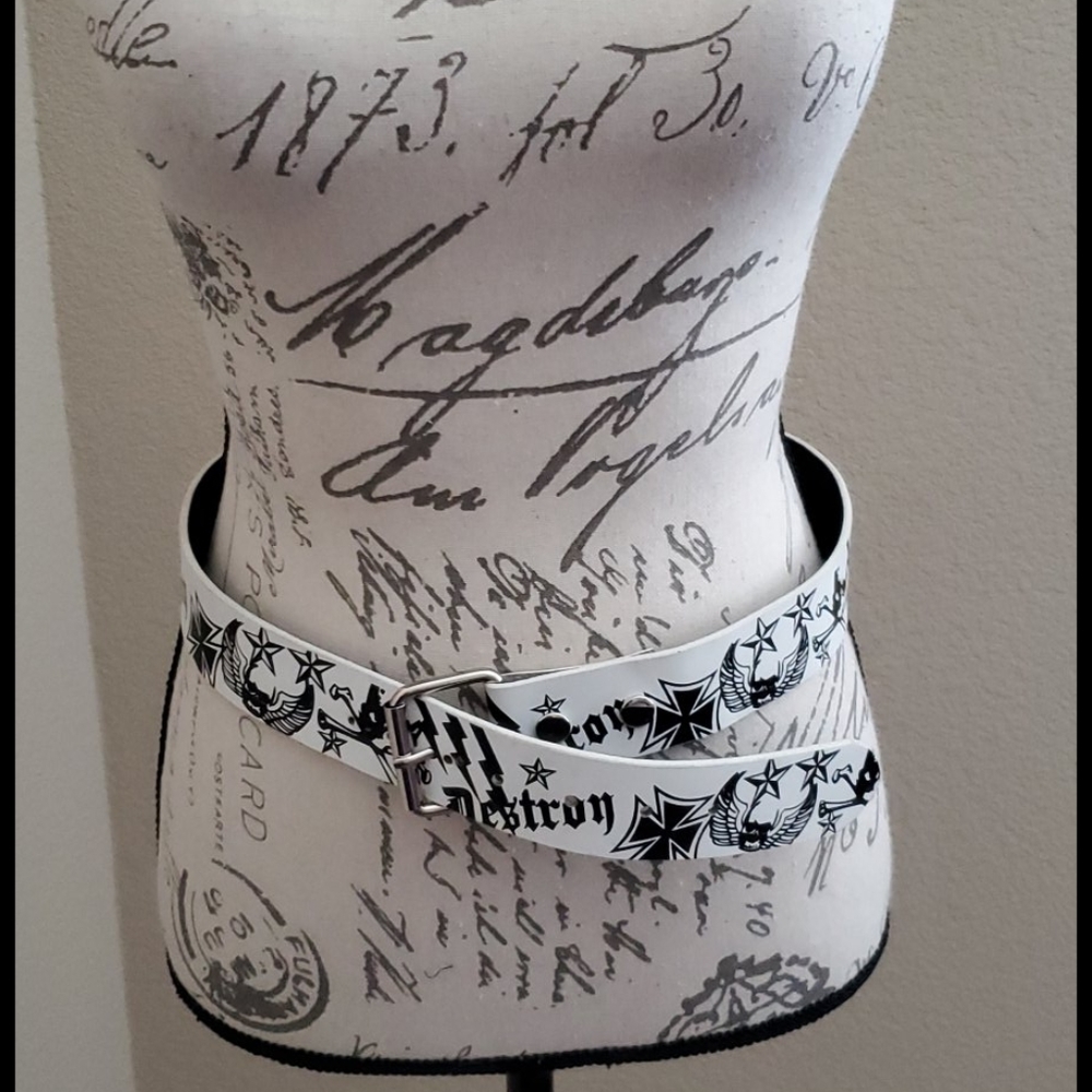 White and black Skater belt (no buckle)